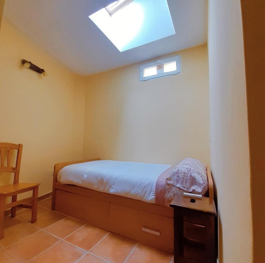El Rincon Del Sanabres, Penalara Apartment Rascafria Bagian luar foto